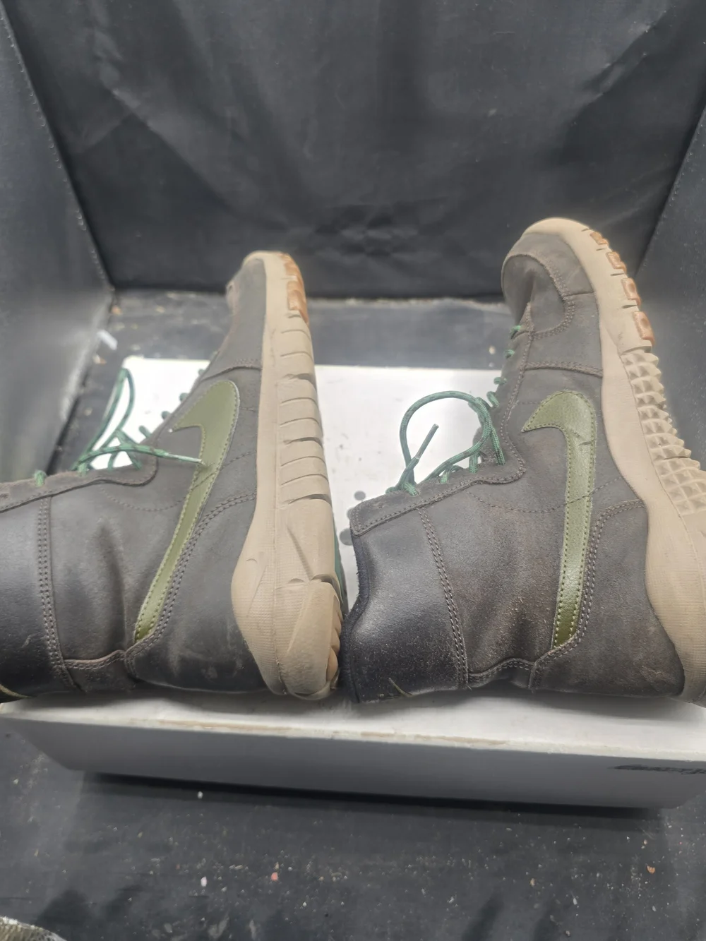 Nike Men's Chukka Boots in Brown with‎ Green Laces
